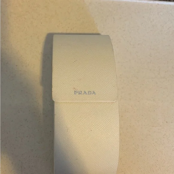 Model: Prada Minimal Baroque
Common model number: SPR 27N - Picture 9 of 10